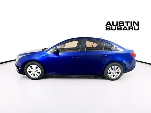 Used 2013 Chevrolet Cruze LS FWD image 4