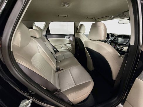 Used 2024 Kia Soul LX FWD image 32