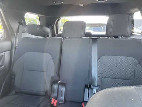 Used 2018 Ford Explorer XLT FWD image 21