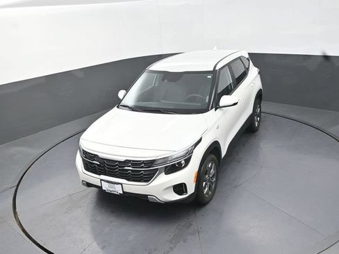 Used 2024 Kia Seltos LX AWD/4WD image 13