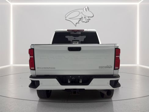 Used 2024 Chevrolet Silverado 2500 High Country w/ High Country Premium Package AWD/4WD image 4