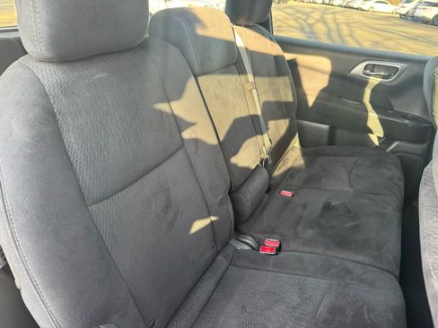 Used 2015 Nissan Pathfinder S image 26