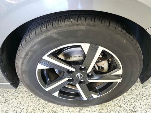 Used 2024 Nissan Sentra SV FWD image 13