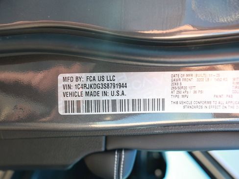 New 2025 Jeep Grand Cherokee L Overland image 32