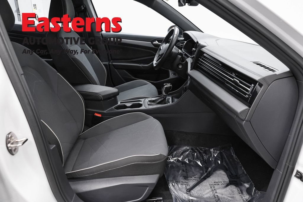 Used 2025 Volkswagen Jetta Sport FWD image 25