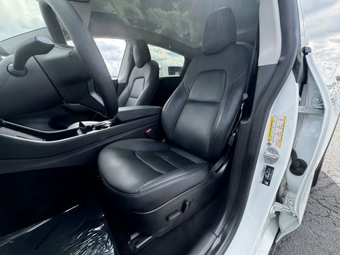 Used 2020 Tesla Model Y Long Range image 27