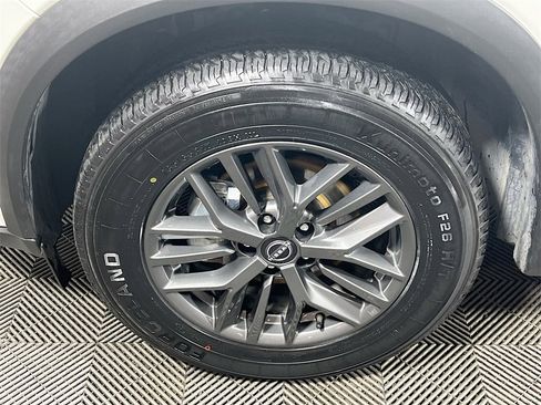 Used 2024 Nissan Rogue S image 26