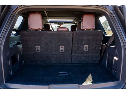 Used 2024 Ford Expedition Limited image 17