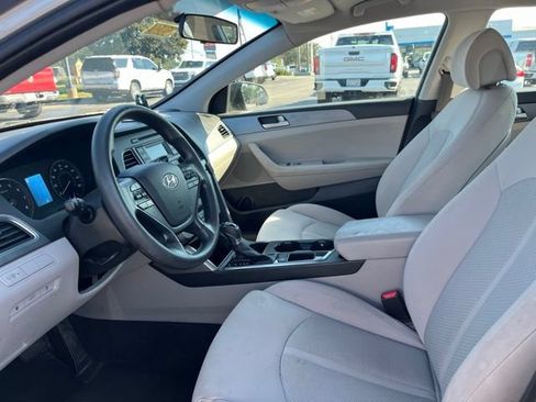 Used 2017 Hyundai Sonata SE FWD image 7