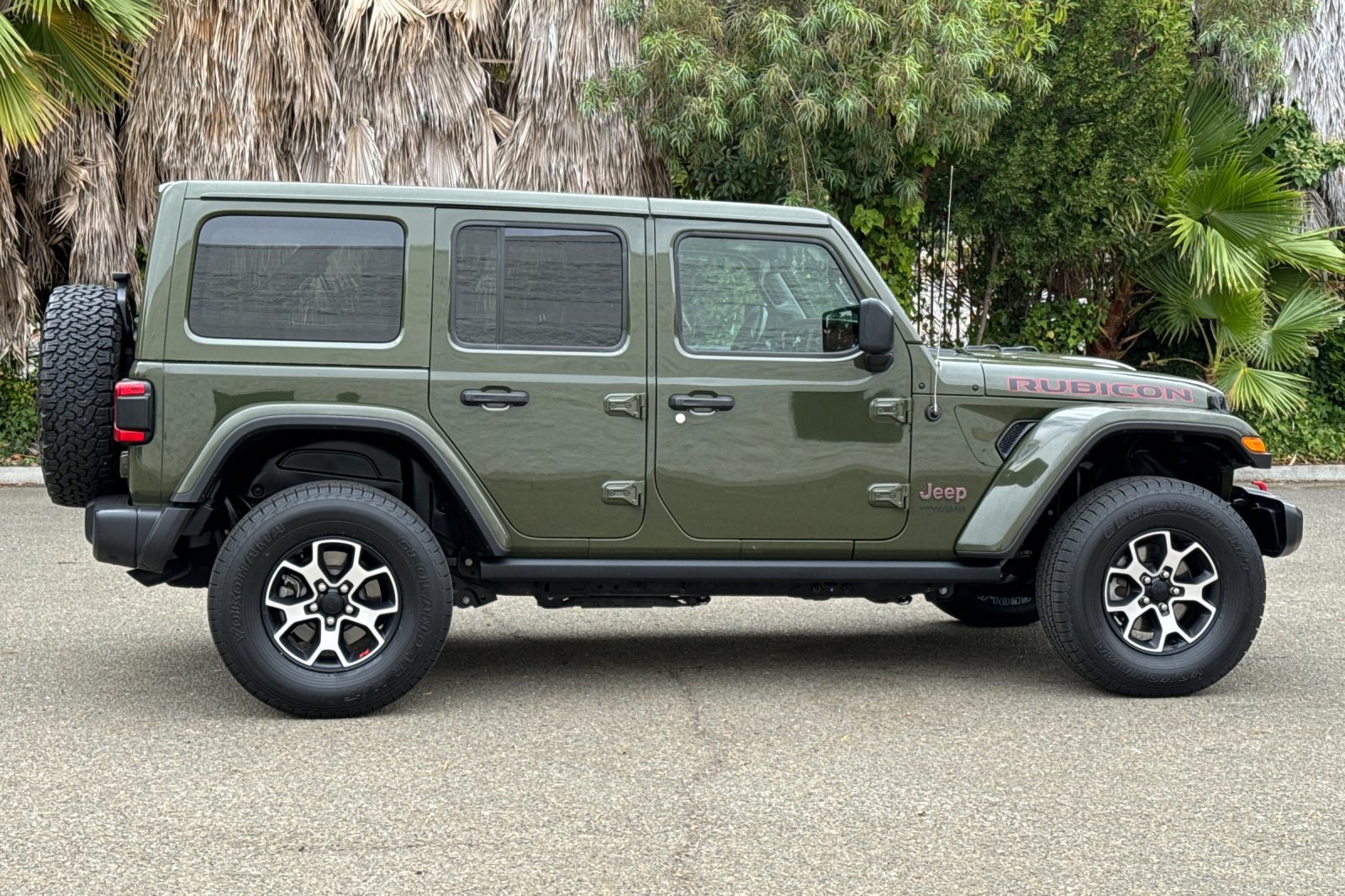 Used 2021 Jeep Wrangler Unlimited Rubicon AWD/4WD image 2