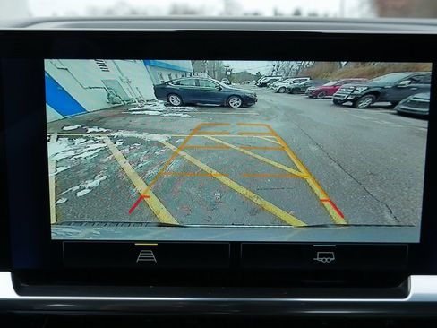 Used 2025 Chevrolet Silverado 1500 LT image 18