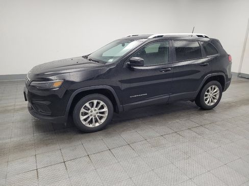 Used 2020 Jeep Cherokee Latitude FWD image 2