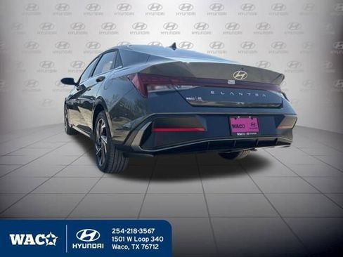 Used 2025 Hyundai Elantra SEL image 8