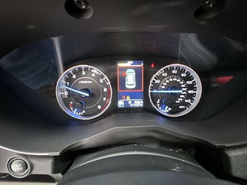 Used 2022 Subaru Ascent Limited w/ Technology Package image 12