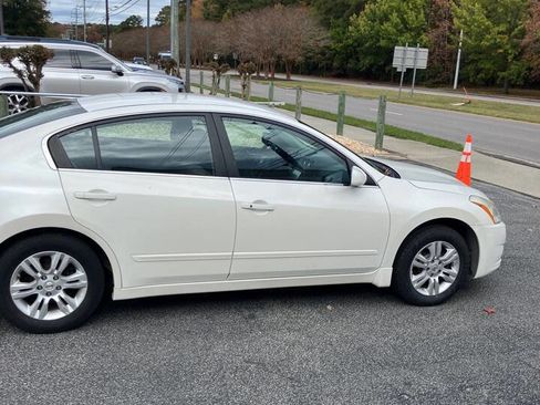 Used 2011 Nissan Altima 2.5 S w/ Special Edition Pkg image 6
