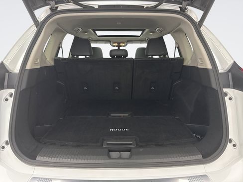 Used 2025 Nissan Rogue SL w/ Tech Package AWD/4WD image 22