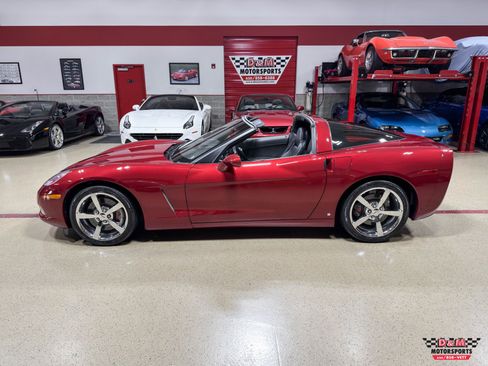 Used 2008 Chevrolet Corvette w/ Z51 Performance Package w/ Z51 Performance Package RWD image 2