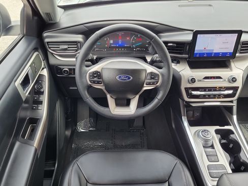 Certified 2023 Ford Explorer XLT w/ Equipment Group 202A RWD image 18