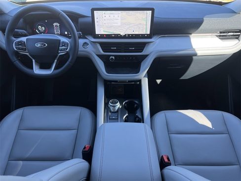 New 2025 Ford Explorer Active w/ Active Comfort Package image 2