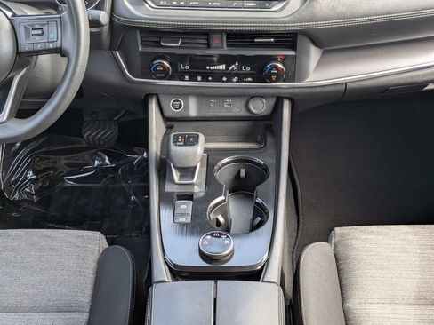 Used 2023 Nissan Rogue SV AWD/4WD image 17