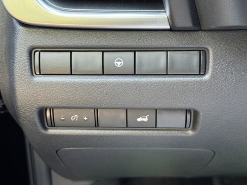 Used 2021 Nissan Rogue SV w/ Premium Package FWD image 17