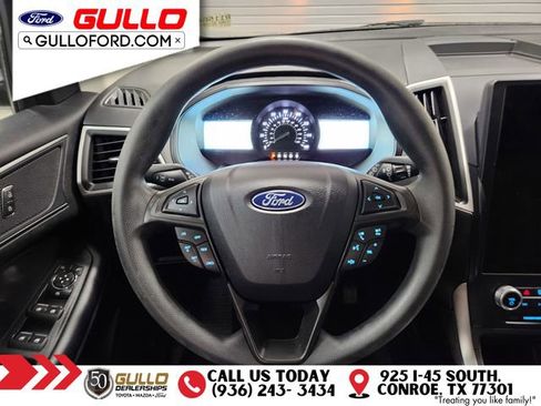 Used 2022 Ford Edge SE image 11