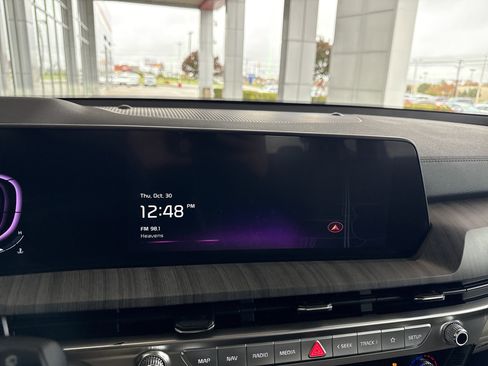 Used 2023 Kia Telluride EX w/ EX Captain's Chair Package image 24