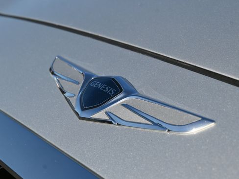 Used 2017 Genesis G80 3.8 RWD image 27