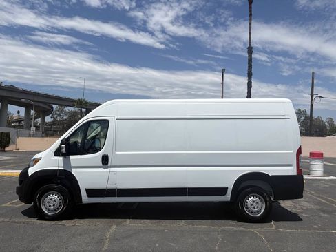 Used 2026 RAM ProMaster 2500 w/ Convenience Group FWD image 8