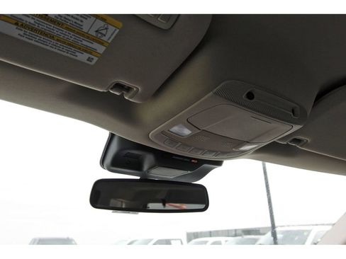 Used 2022 Ford Expedition XLT image 11