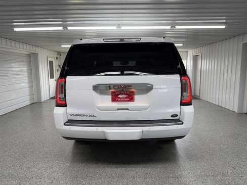 Used 2018 GMC Yukon XL Denali AWD/4WD image 6