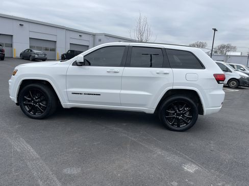 Used 2020 Jeep Grand Cherokee Altitude image 4