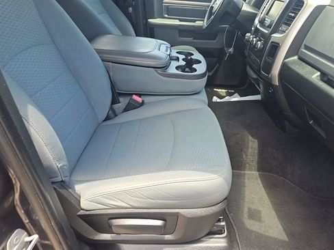 Used 2017 RAM 1500 Classic SLT RWD image 14