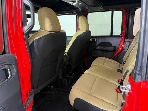 Used 2022 Jeep Wrangler Unlimited Sahara w/ LED Lighting Group AWD/4WD image 24