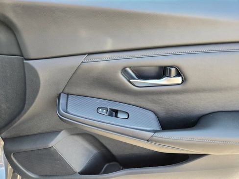 Certified 2024 Nissan Sentra SV FWD image 27