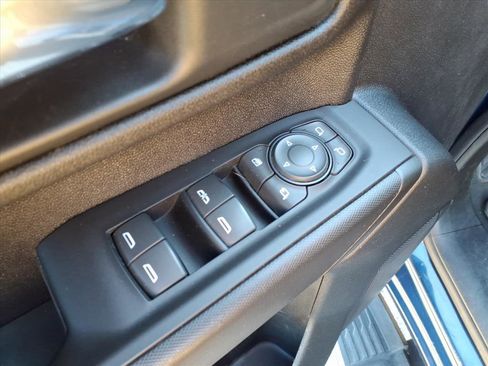 Used 2022 Chevrolet Silverado 2500 Custom w/ Custom Value Package image 21