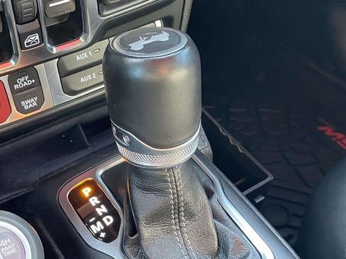 Used 2024 Jeep Wrangler Unlimited Rubicon AWD/4WD image 28