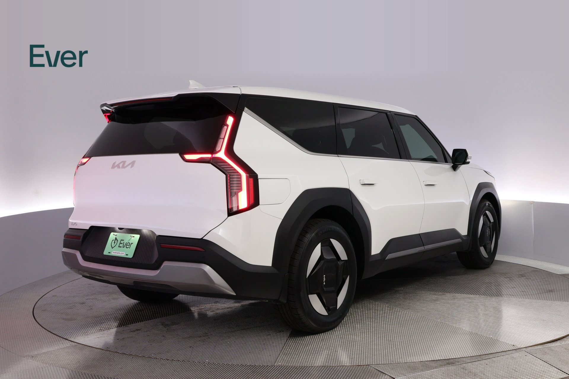 Used 2024 Kia EV9 Light Long Range RWD image 3