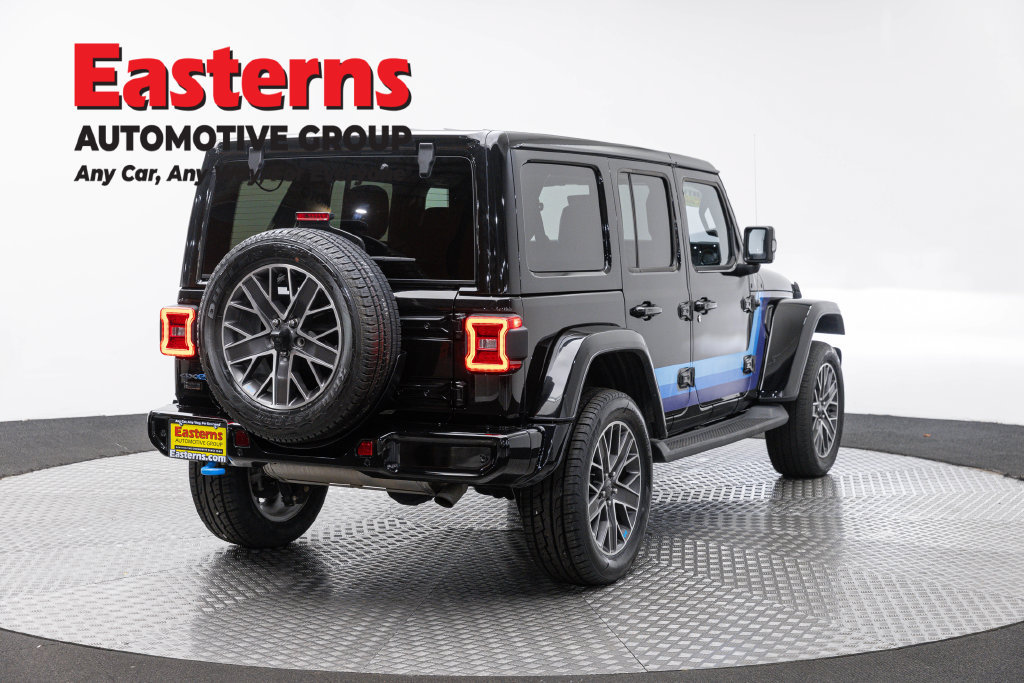 Used 2023 Jeep Wrangler Unlimited Sahara AWD/4WD image 6