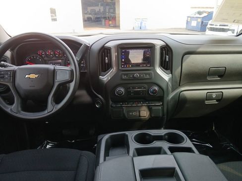 Used 2025 Chevrolet Silverado 1500 Custom w/ Turbomax Blackout Package RWD image 15