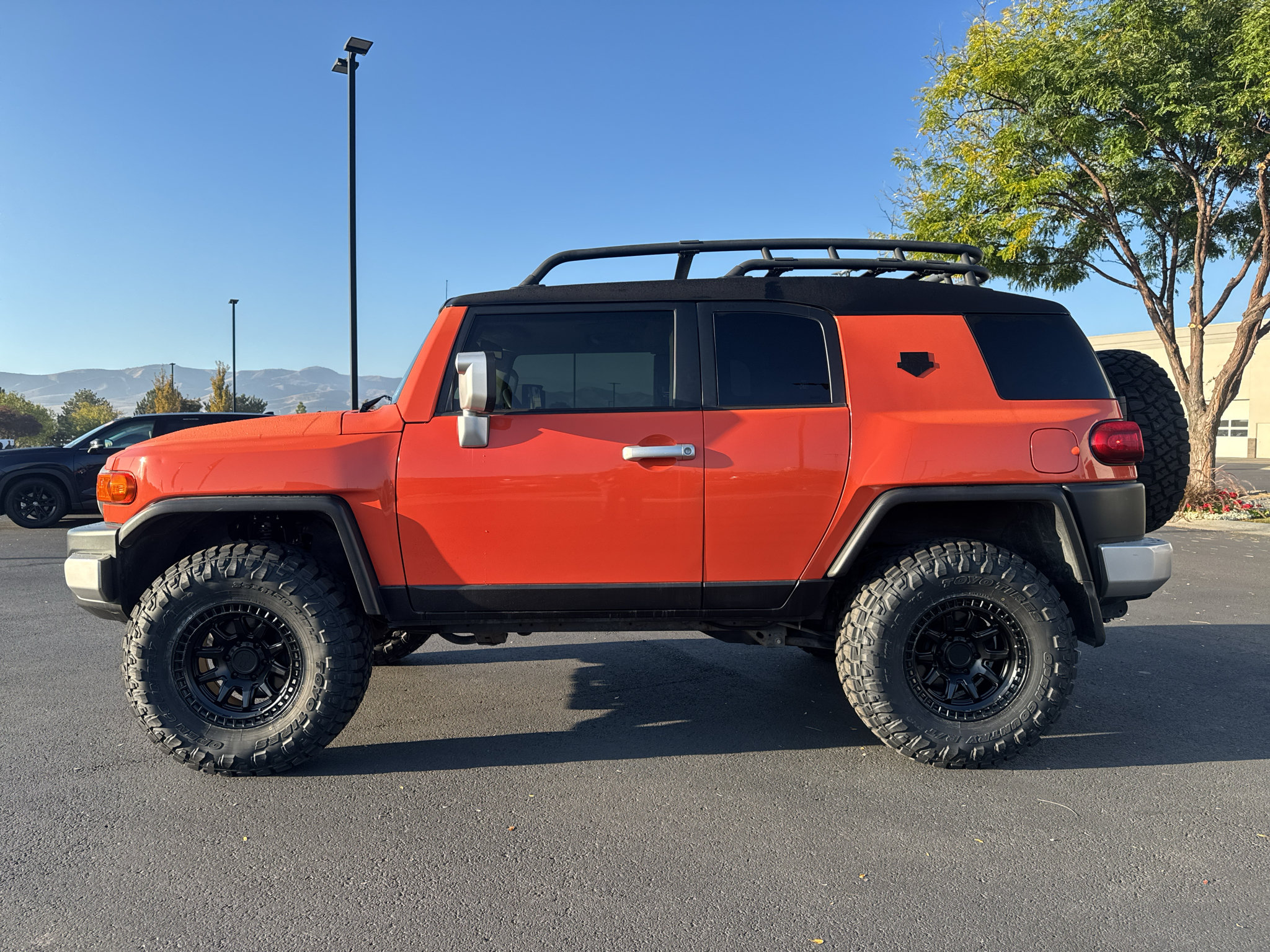 Used 2013 Toyota FJ Cruiser 4WD w/ Convenience Pkg image 4