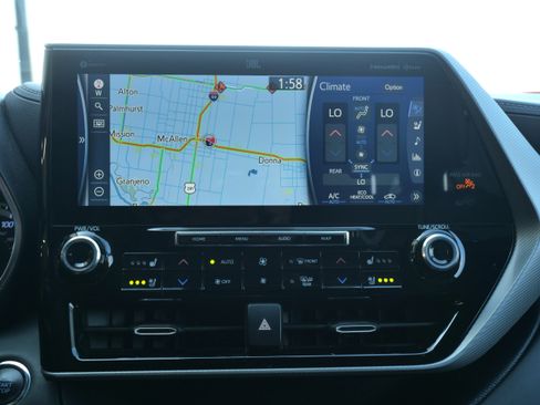 Used 2022 Toyota Highlander Platinum image 17