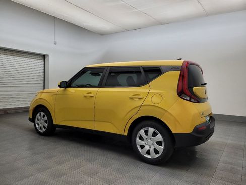 Used 2020 Kia Soul LX image 3