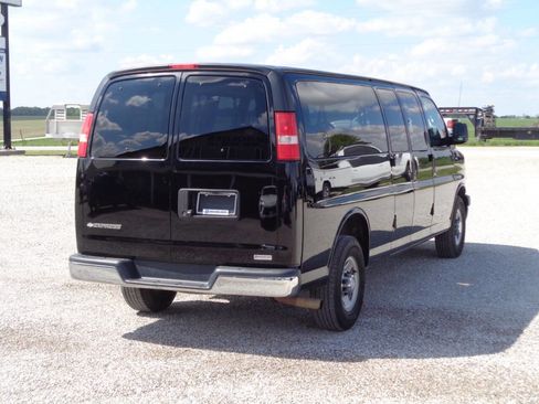 Used 2017 Chevrolet Express 3500 LT w/ LT Preferred Equipment Group RWD image 6