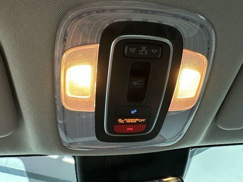 Used 2024 Hyundai Elantra Limited FWD image 31
