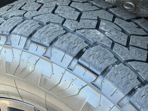 Used 2022 Chevrolet Silverado 1500 LT Trail Boss w/ Convenience Package II AWD/4WD image 9