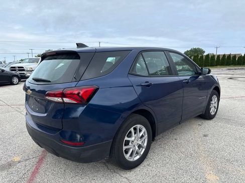 Used 2023 Chevrolet Equinox LS FWD image 3