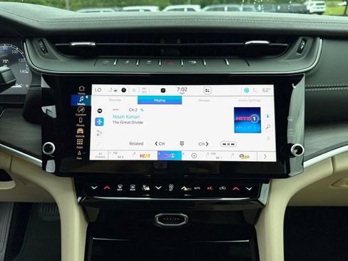New 2026 Jeep Grand Cherokee L Limited w/ Luxury Tech Group II AWD/4WD image 19