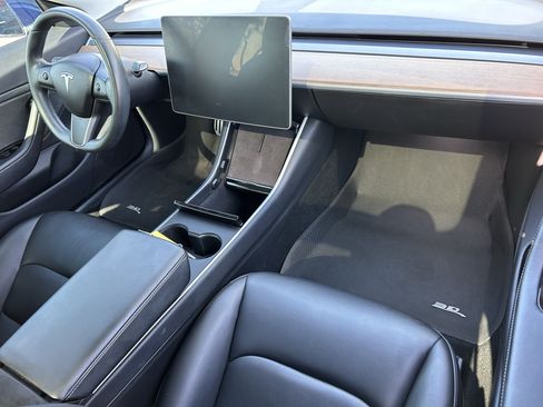 Used 2018 Tesla Model 3 Long Range RWD image 10