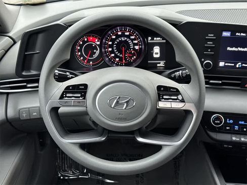Used 2023 Hyundai Elantra SEL image 12